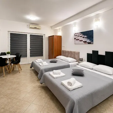 Central Garden Studio, Walk To Old Town Zadar