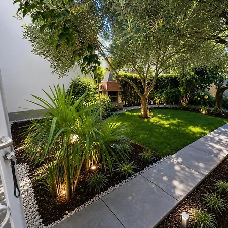 Central Garden Studio, Walk To Old Town Appartement