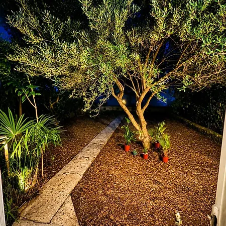 Appartement Central Garden Studio, Walk To Old Town Zadar